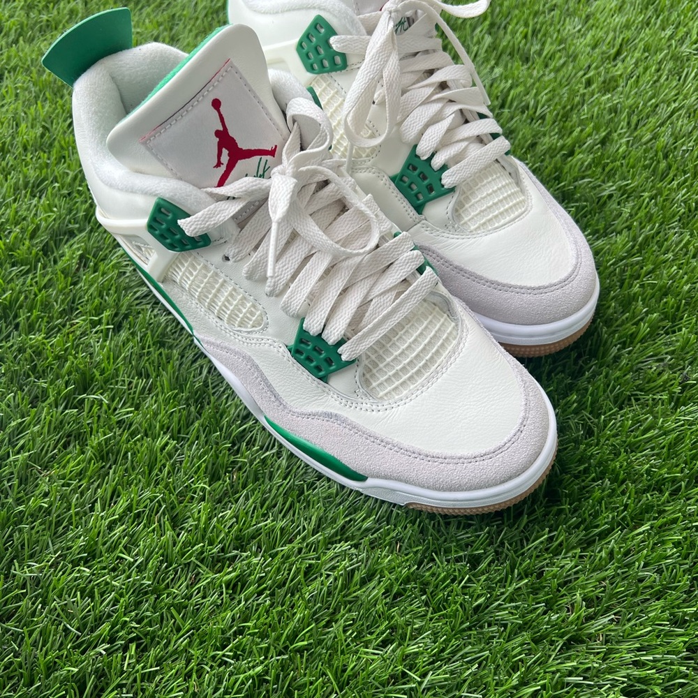 Air Jordan 4 Retro (box included)